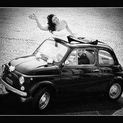 Fashion Photo, Angri orari di apertura