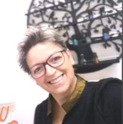 Dolcessenza di Enza Zaccaria, Asti orari di apertura