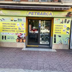 Petrarca elettrico, Aversa orari di apertura