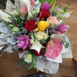 Profumo di fiori di Elisabetta Di Lullo, Longara orari di apertura