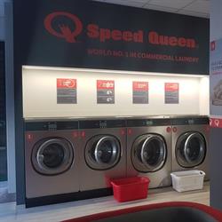 Lavanderia Self Service Laundry Speed Queen, Bitonto orari di apertura