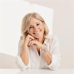 FRANCESCA D'AMICO, Lucca orari di apertura
