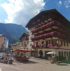 Post Hotel - Ostaria Tyrol, Moena orari di apertura