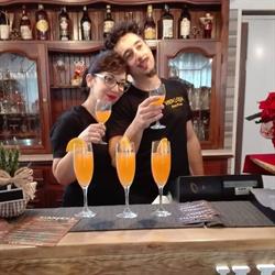 Vieniqua di Silvia & Luca, Jolanda di Savoia orari di apertura