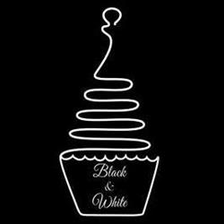 Black and White, Alberobello orari di apertura