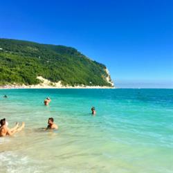 Le Case in Riva al Mare, Porto Recanati orari di apertura