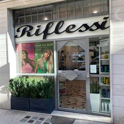Riflessi Parrucchiere Unisex, Ponte del giglio orari di apertura