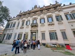 YOUR TRAVEL DIARY, Milano orari di apertura