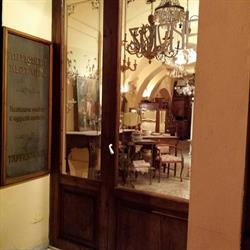 Antichità-Restauro di Angela Teti, Casoli orari di apertura