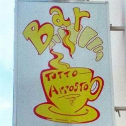 Bar Tutto Apposto, Spianate orari di apertura