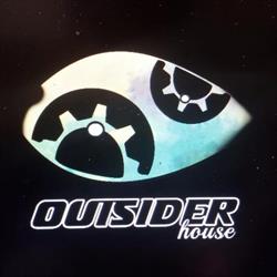 Outsider house, Catanzaro orari di apertura