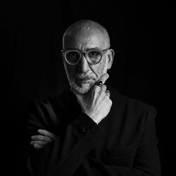 Tiziano Tommaso Castellone FOTOGRAFO, Serravalle Pistoiese orari di apertura