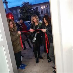 New Style J&E, Vercelli orari di apertura