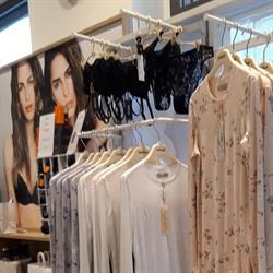 Bisbigli Outlet Alba, orari di apertura