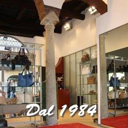 WHOUW calzature&altro, Melegnano orari di apertura