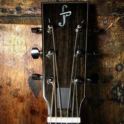 Sussone Guitars, Genova orari di apertura