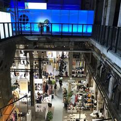 Trade up Agency, Carpi orari di apertura