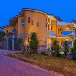Bed and Breakfast Villa Victoria, Badolato orari di apertura