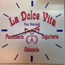 La Dolce Vita, Nepi orari di apertura