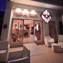 Tira e Molla Pizzeria Birreria, Fermo orari di apertura