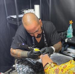 Bad Family Tattoo, Rescaldina orari di apertura