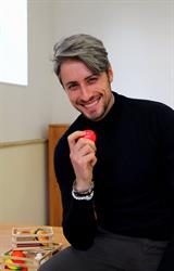 Dr yari rossi, Cave orari di apertura