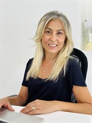 Sonia Perrone Falconieri, Agente Immobiliare e Realtor, Nardò orari di apertura
