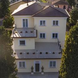 VILLA TOTA Residence, Spoleto orari di apertura
