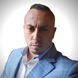 Yaser Showky Social Media Manager, Firenze orari di apertura