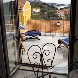 Rita appartamenti estivi, La Spezia orari di apertura