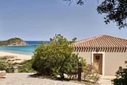 Baia di Chia Resort Sardinia, Curio Collection by Hilton, Domus de Maria orari di apertura