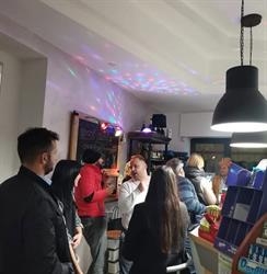 Via Veneto Caffè, Mede orari di apertura