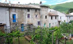 Piazzetta Amorevole, Goriano Valli orari di apertura