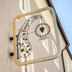 Albergo Traube, San Lorenzo di Sebato orari di apertura