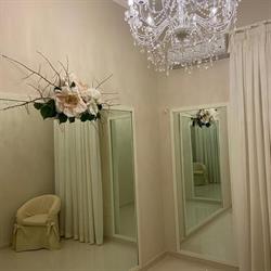 Abiti da sposa di Leone Maria Abiti da Sposa su misura- Puglia, Villa Castelli orari di apertura