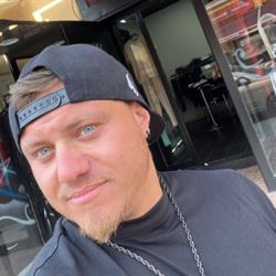 London Mugnano - Abbigliamento streetwear, Mugnano di Napoli orari di apertura