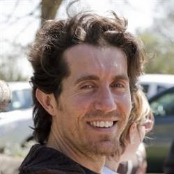 Gianluca Lombardi naturopata, iridologo e counsellor, Bari orari di apertura