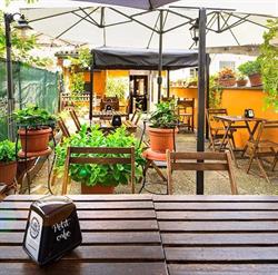Petit Cafè, Carpi orari di apertura