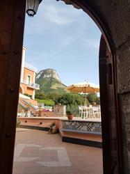 Chez Chantal, Meta orari di apertura