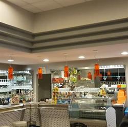 Bar Tal Cjanton, Tricesimo orari di apertura