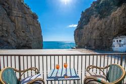 Casa Joelle at Marina di Praia Beach, Furore orari di apertura