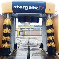 Autolavaggio Deluxe, Lograto orari di apertura