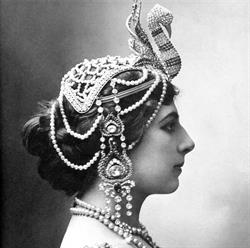 Mata Hari, Fidenza orari di apertura