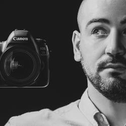 Mattia Caroli Fotografo, Reggio Emilia orari di apertura