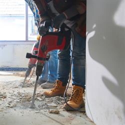 Ristrutturazioni e Progetti, Due Carrare orari di apertura