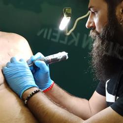 Bellipo ink LUIGI DELLIPONTI, Pulsano orari di apertura