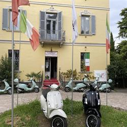 Scooter Vespa Rental Service & Auto Noleggio Desenzano, Desenzano del Garda orari di apertura