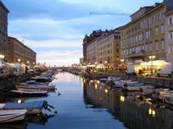 Albergo Centrale, Trieste orari di apertura