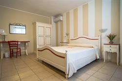 Albergo Rist.bar La Stella D'oro Di Cherchi A.& C.sas, Villasimius orari di apertura