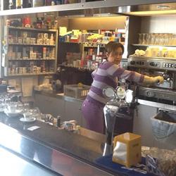 Bar Esso, Buja orari di apertura
